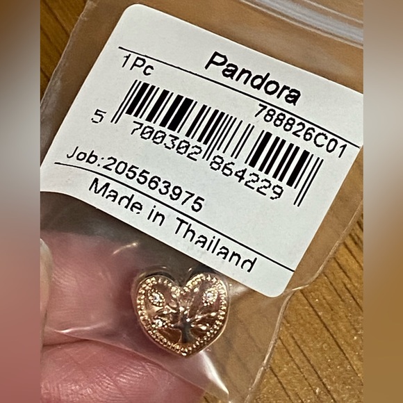 Pandora Openwork Family Tree Heart Charm - Picture 5 of 5